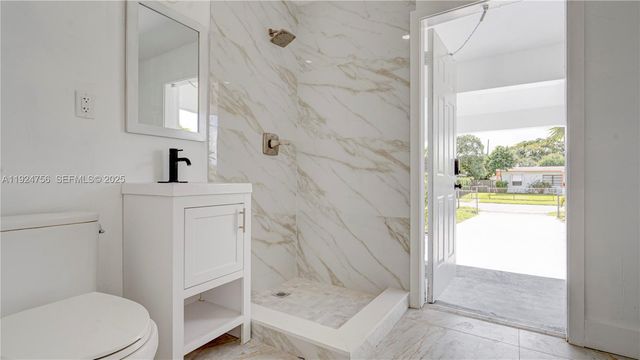 1035 NW 11th Ct, Fort Lauderdale, FL 33311