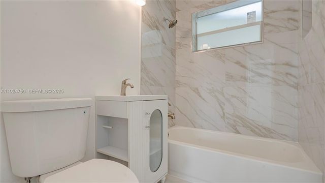 1035 NW 11th Ct, Fort Lauderdale, FL 33311