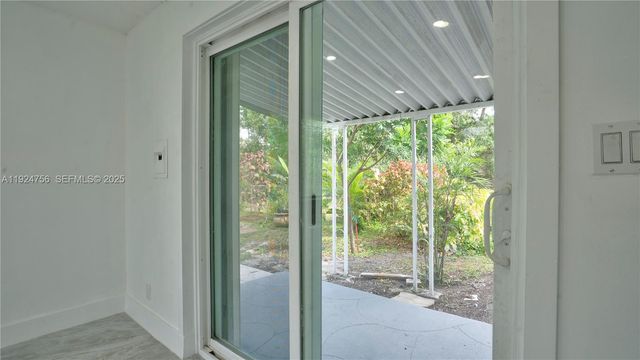 1035 NW 11th Ct, Fort Lauderdale, FL 33311