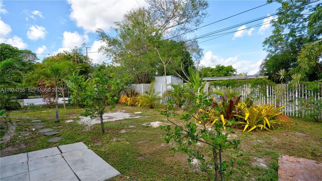 1035 NW 11th Ct, Fort Lauderdale, FL 33311