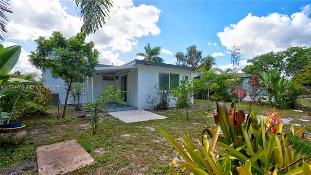 1035 NW 11th Ct, Fort Lauderdale, FL 33311