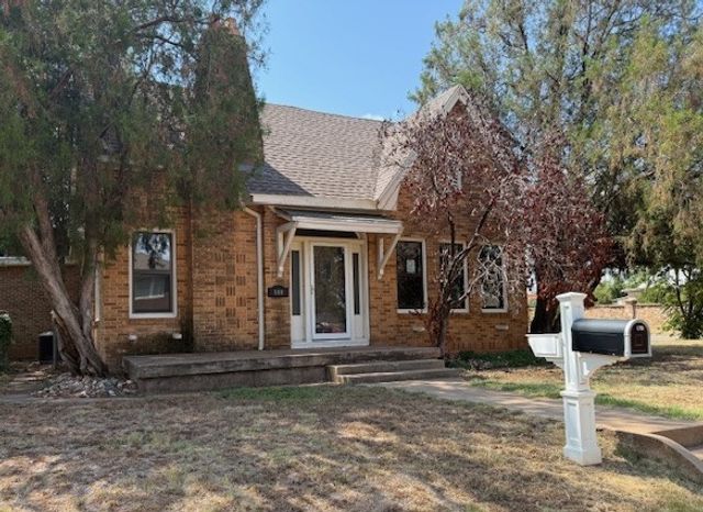 900 James Street, Sweetwater, TX 79556