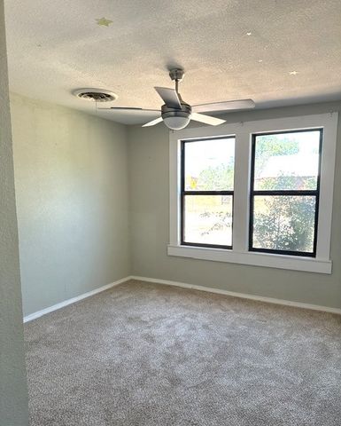 900 James Street, Sweetwater, TX 79556