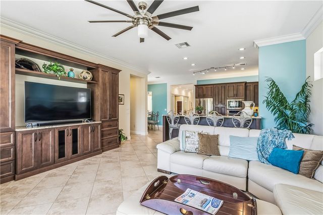 9140 Seasons Terrace, Vero Beach, FL 32963