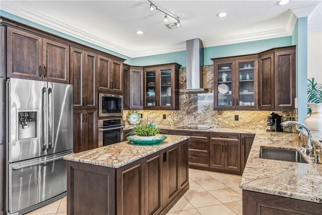 9140 Seasons Terrace, Vero Beach, FL 32963