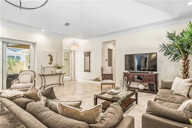9140 Seasons Terrace, Vero Beach, FL 32963
