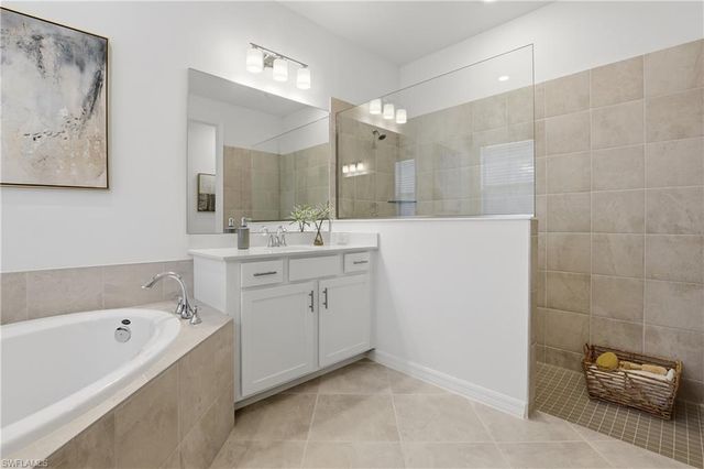 15725 Raveneli CT, Fort Myers, FL 33908