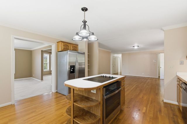 7132 Charlotte Pike, Nashville, TN 37209