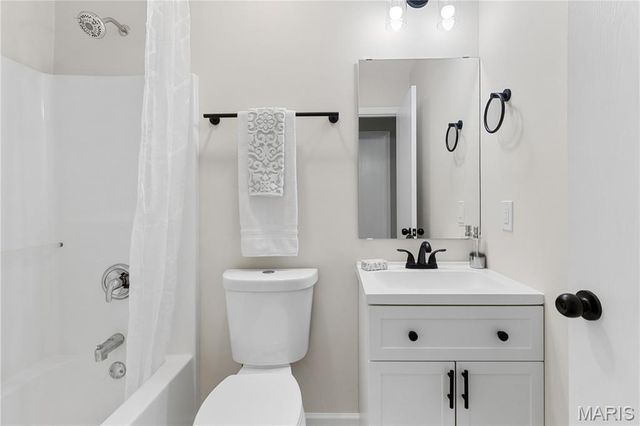 5 Woodland Ridge Court, St Peters, MO 63376