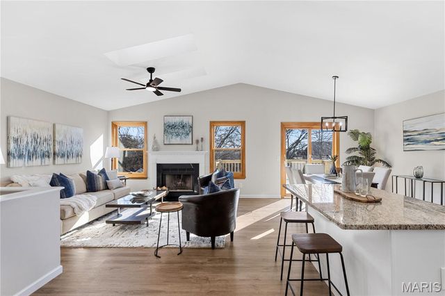 5 Woodland Ridge Court, St Peters, MO 63376