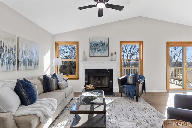 5 Woodland Ridge Court, St Peters, MO 63376