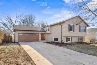5 Woodland Ridge Court, St Peters, MO 63376