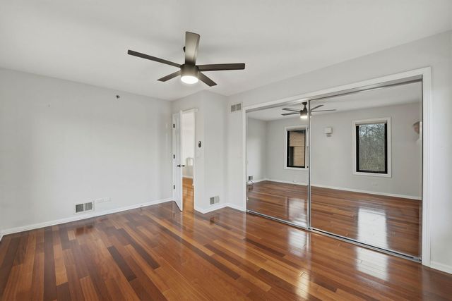 5212 Briarcrest Lane, Long Grove, IL 60047