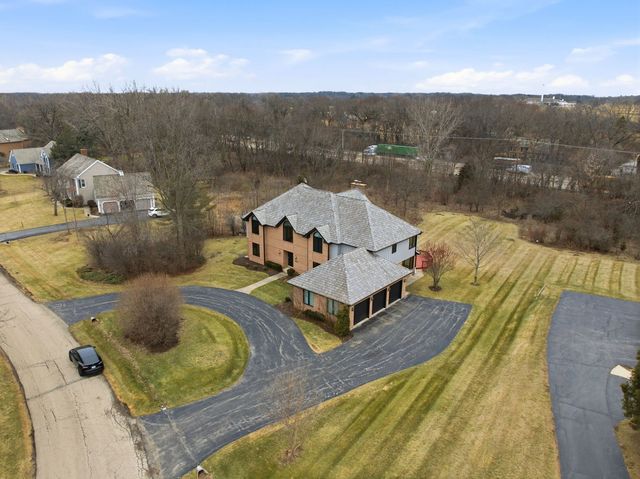 5212 Briarcrest Lane, Long Grove, IL 60047