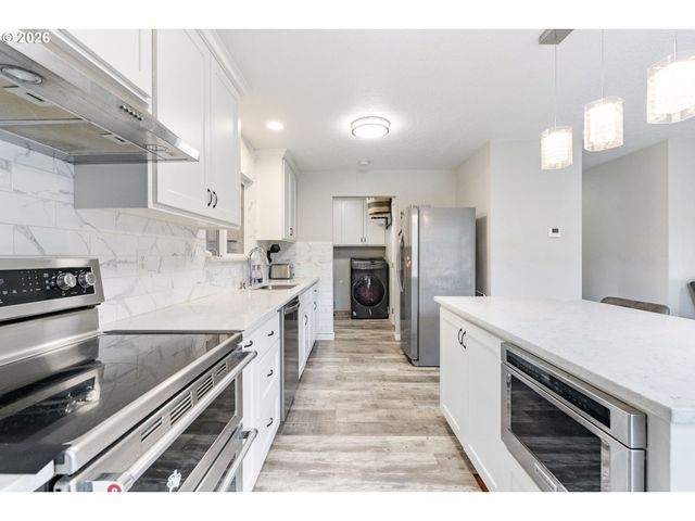 2237 Se 139TH Ave, Portland, OR 97233