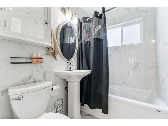 2237 Se 139TH Ave, Portland, OR 97233