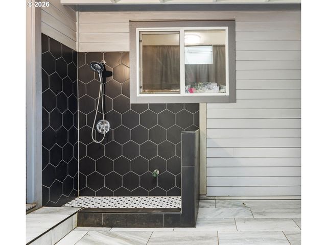 2237 Se 139TH Ave, Portland, OR 97233