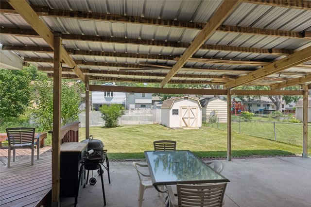 6427 Franklin Avenue, Windsor Heights, IA 50324