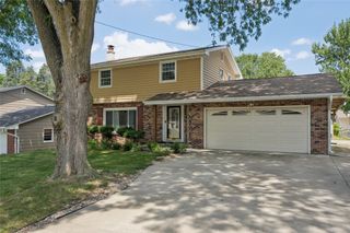 6427 Franklin Avenue, Windsor Heights, IA 50324