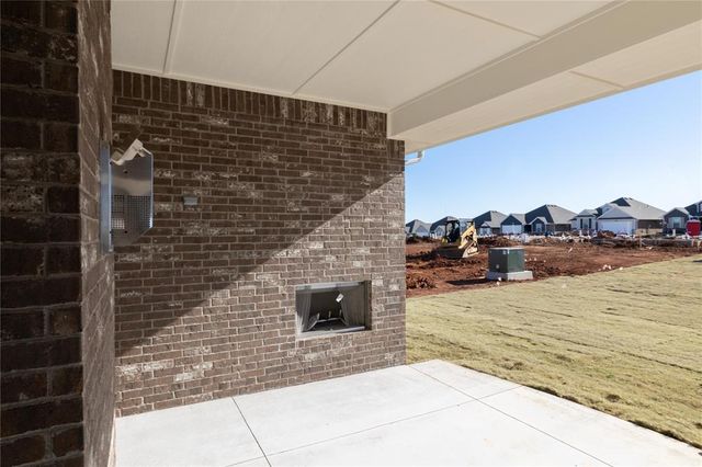 2304 NW 171st Street, Edmond, OK 73012