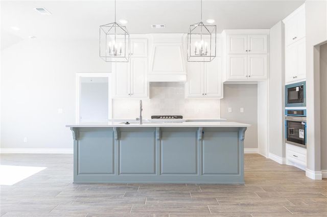 2304 NW 171st Street, Edmond, OK 73012