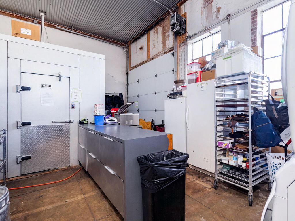 Image 32 of property listing at 414 S Commercial Avenue, Coleman, TX 76834