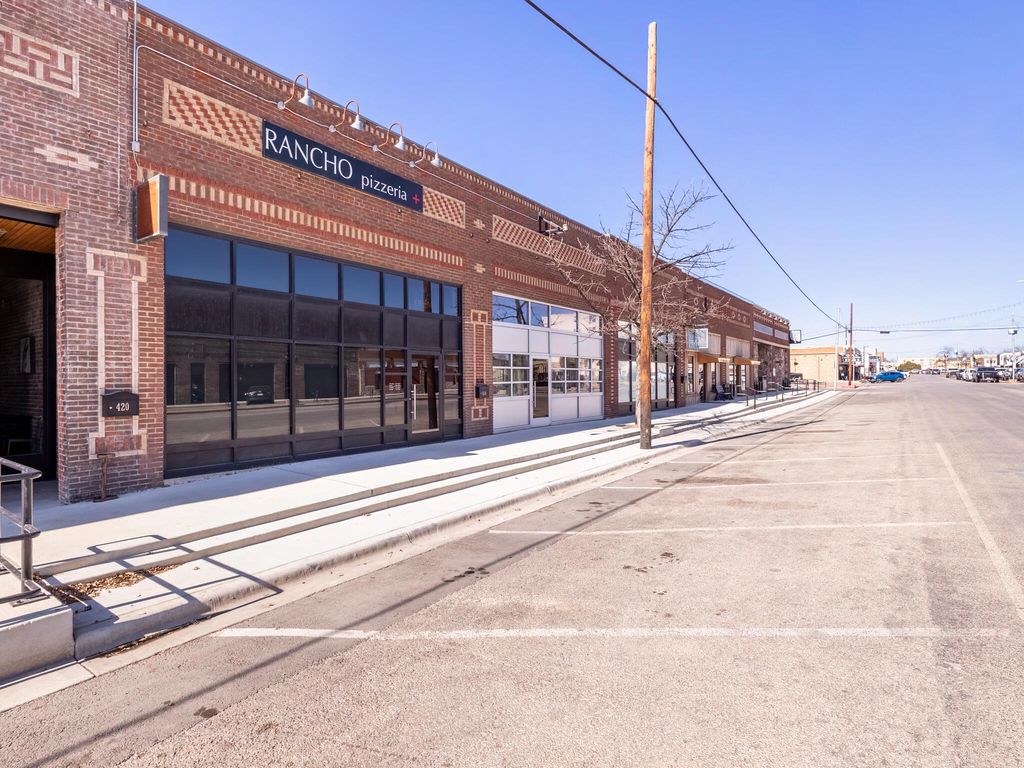 Image 6 of property listing at 414 S Commercial Avenue, Coleman, TX 76834