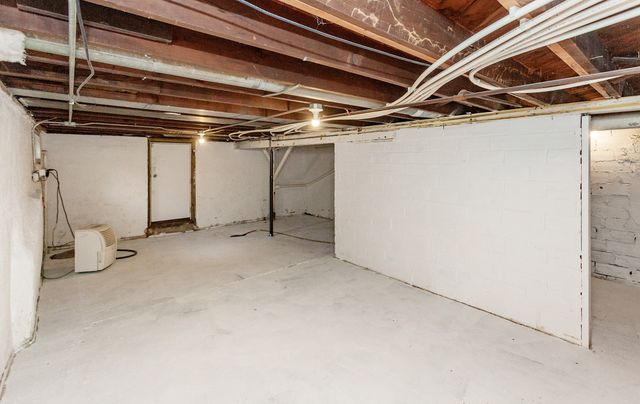 3524 E 38th Street, Des Moines, IA 50317