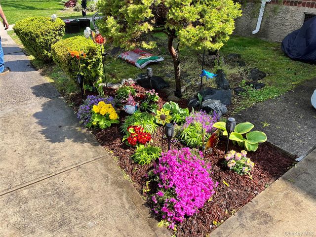 19947 22nd Avenue UPPER, Whitestone, NY 11357