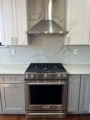 19947 22nd Avenue UPPER, Whitestone, NY 11357