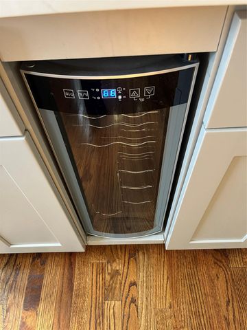 19947 22nd Avenue UPPER, Whitestone, NY 11357