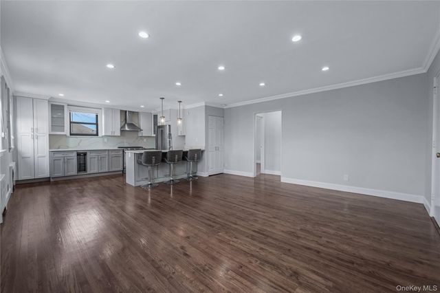 19947 22nd Avenue UPPER, Whitestone, NY 11357