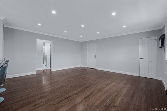 19947 22nd Avenue UPPER, Whitestone, NY 11357