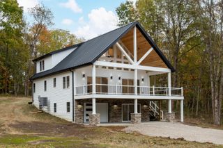 741 Floral Valley Drive E, Howard, OH 43028