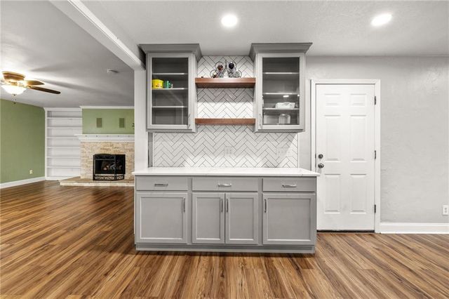 117 Meadow Lane, Warrensburg, MO 64093