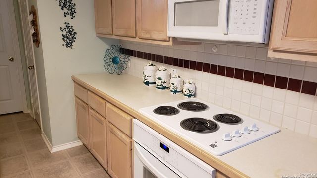 8403 Old Stone Gate, San Antonio, TX 78249