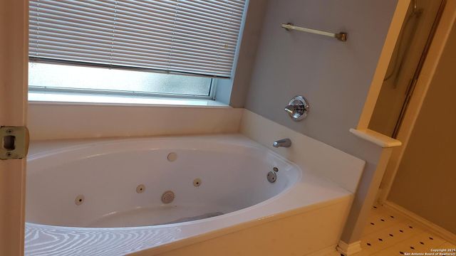 8403 Old Stone Gate, San Antonio, TX 78249