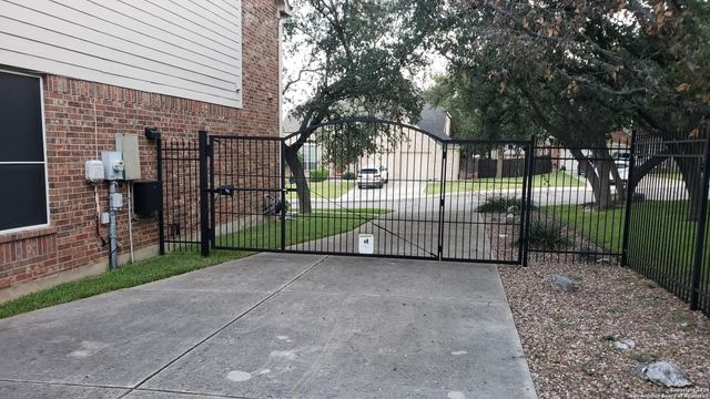 8403 Old Stone Gate, San Antonio, TX 78249
