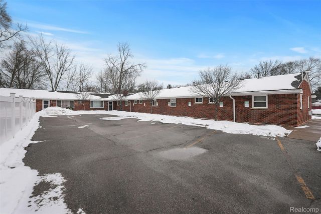 4403 Crooks Road, Royal Oak, MI 48073