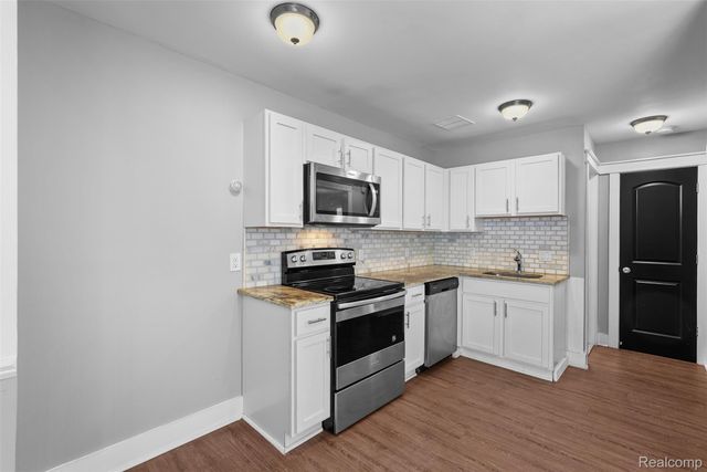 4403 Crooks Road, Royal Oak, MI 48073