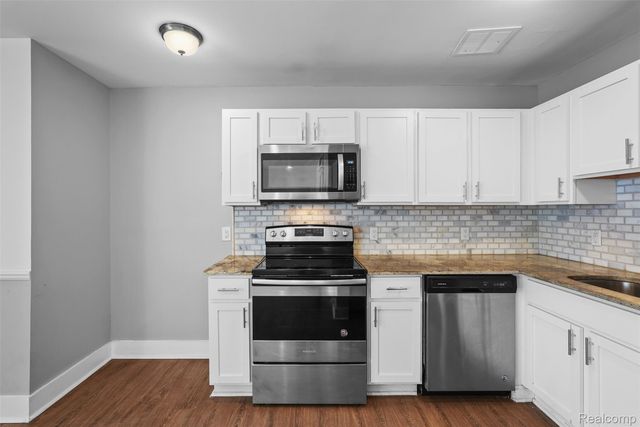 4403 Crooks Road, Royal Oak, MI 48073