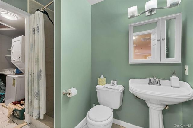 355 Old Tarrytown Road 404, White Plains, NY 10603