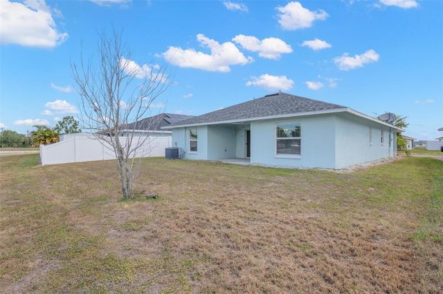 1550 BLOSSOM BAYOU CIRCLE, Ruskin, FL 33570