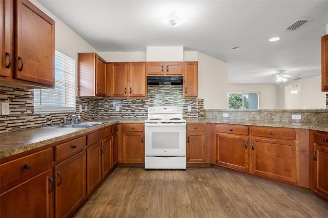 1550 BLOSSOM BAYOU CIRCLE, Ruskin, FL 33570