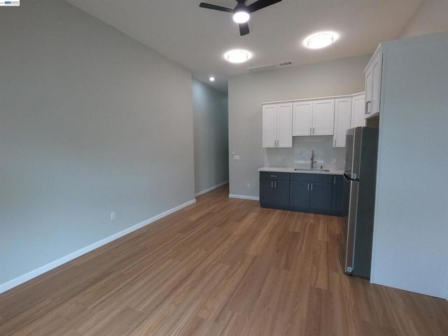 720 Foothill Blvd, Oakland, CA 94606