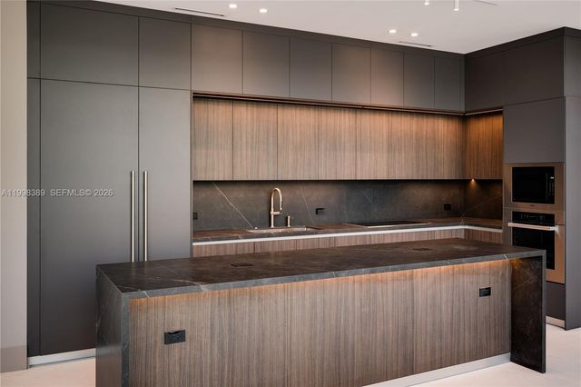 571 GLENRIDGE RD, Key Biscayne, FL 33149