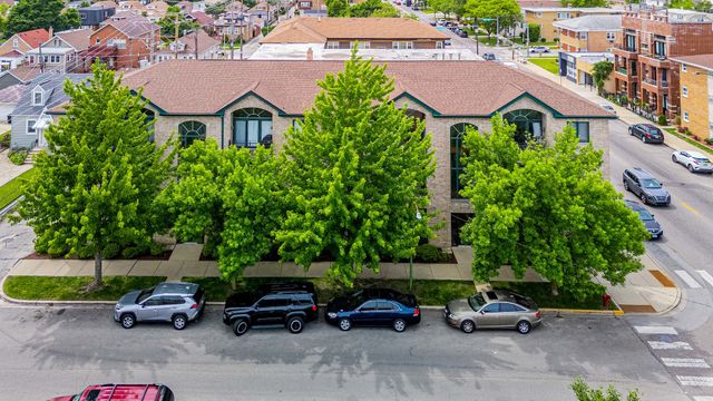 3154 N Oleander Avenue 2C, Chicago, IL 60707