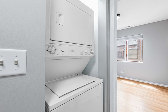 3154 N Oleander Avenue 2C, Chicago, IL 60707
