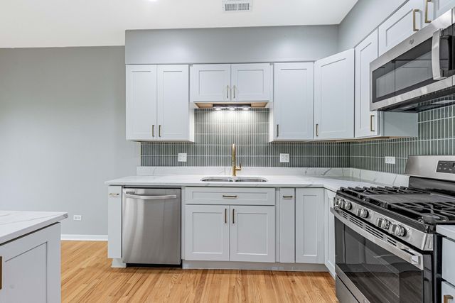 3154 N Oleander Avenue 2C, Chicago, IL 60707