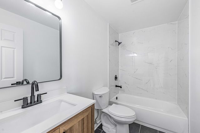 3154 N Oleander Avenue 2C, Chicago, IL 60707